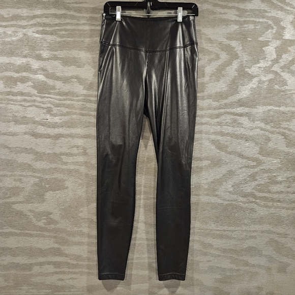 WHBM SZ 8 Black Faux Leather Matrix Bodycon Pull On Skinny Ankle Runway Legging - Picture 2 of 13